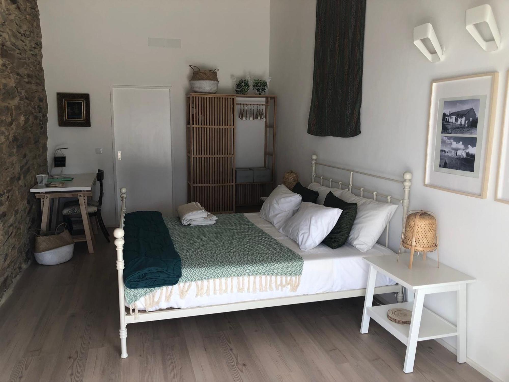 The Red Door Bed & Breakfast เอสเตรมอซ ภายนอก รูปภาพ